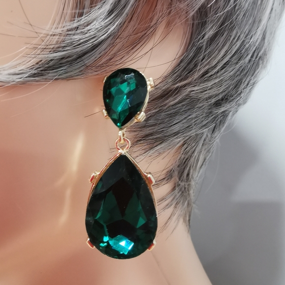 Emerald crystal earrings, princess Diana earrings, emerald crystal earrings,roya - Picture 3 of 6